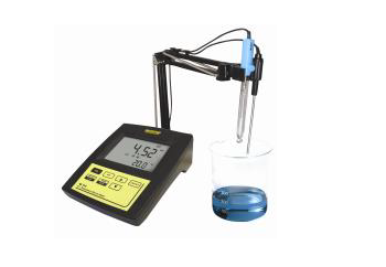 pH/ºC COMBINED BENCH METER